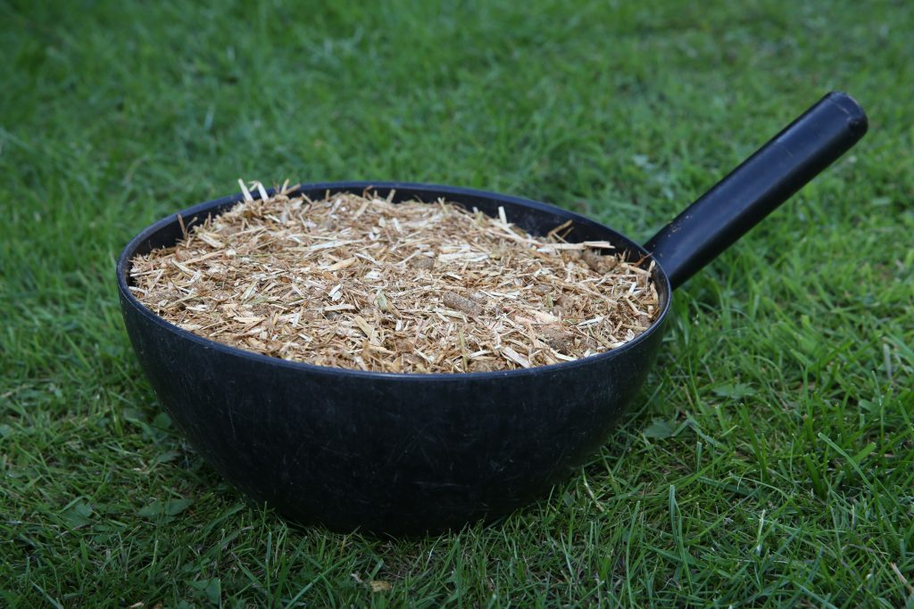 Stubbs scoop of HAPPY HOOF, hay replacer for horses